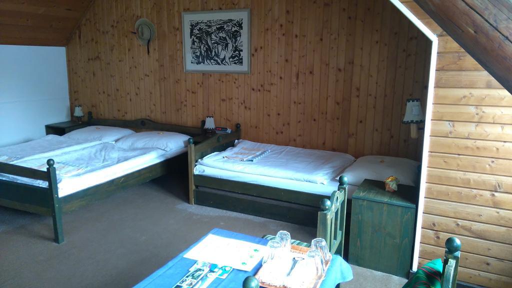 Penzion Encian Mýto pod Ďumbierom Cameră foto